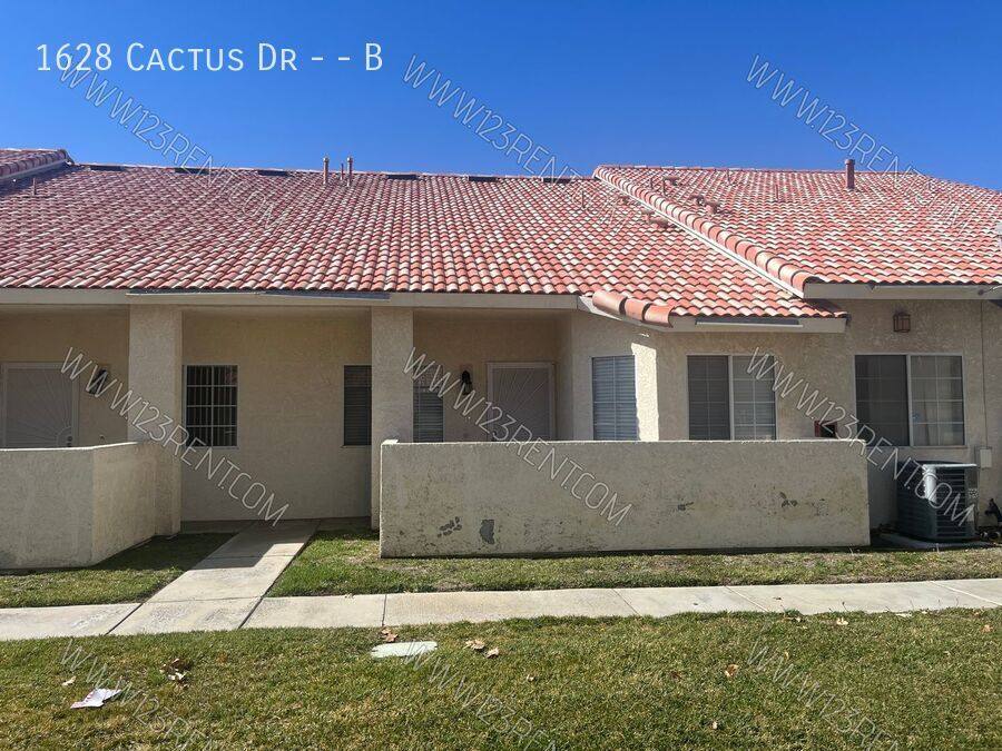 Townhouse for rent at 1628 Cactus Dr #B, Lancaster, CA 93535