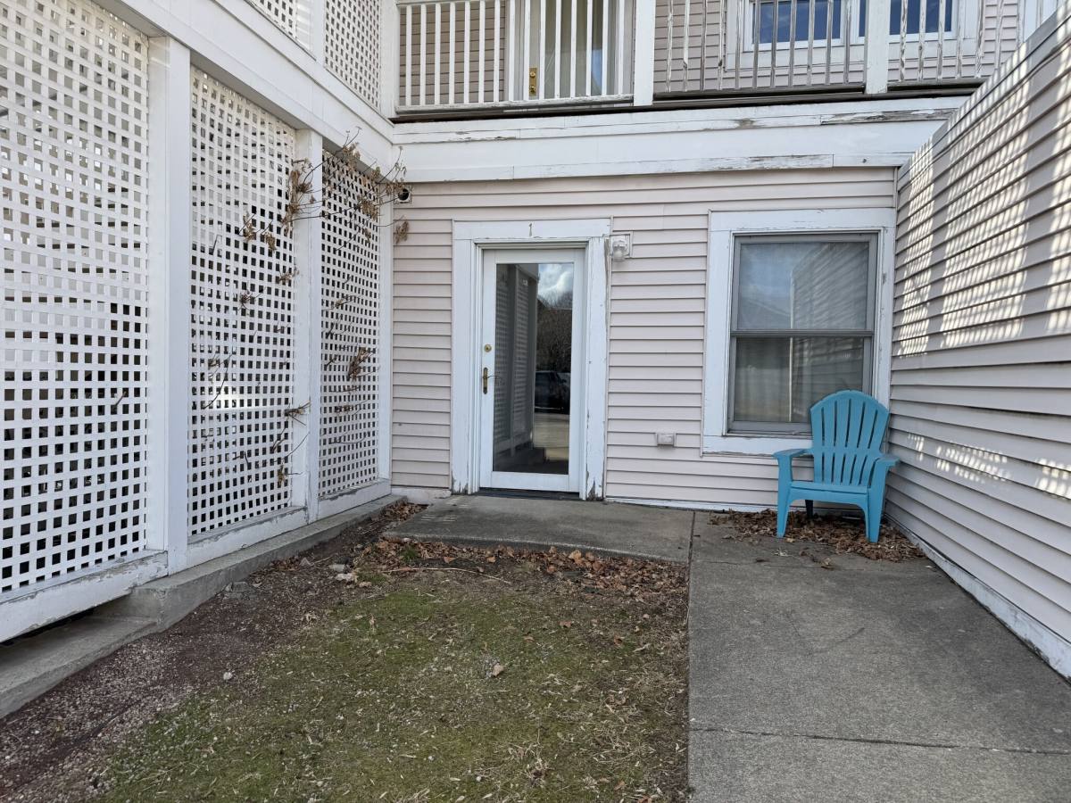 Townhouse for rent at 8 Glencoe St #1, Brighton, MA 02135
