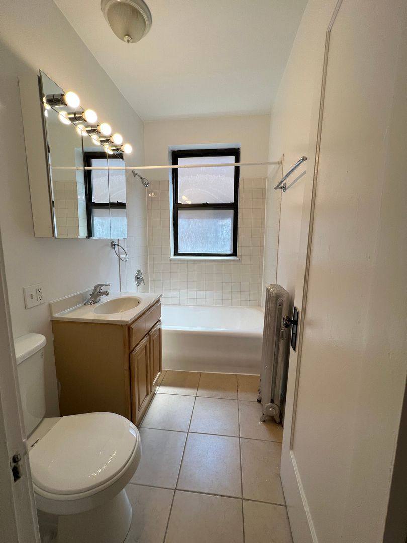 Apartment for rent at 2129 Ridge Ave, Evanston, IL 60201