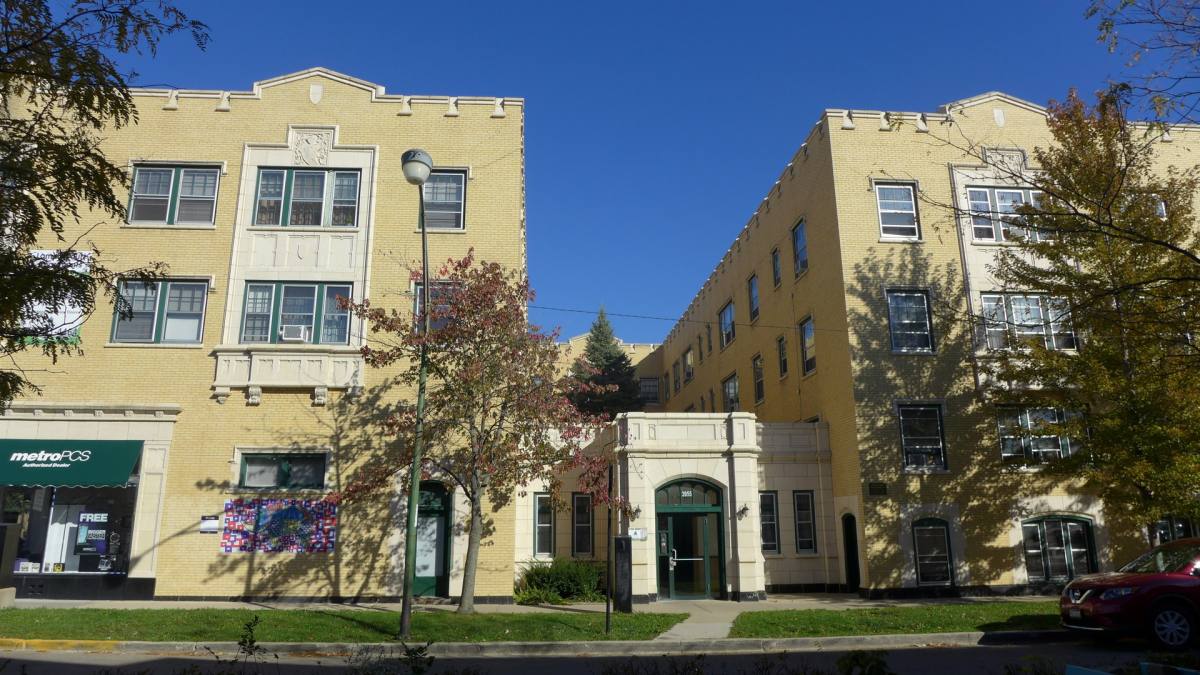 Apartment for rent at 3955 N Lamon, Chicago, IL 60641