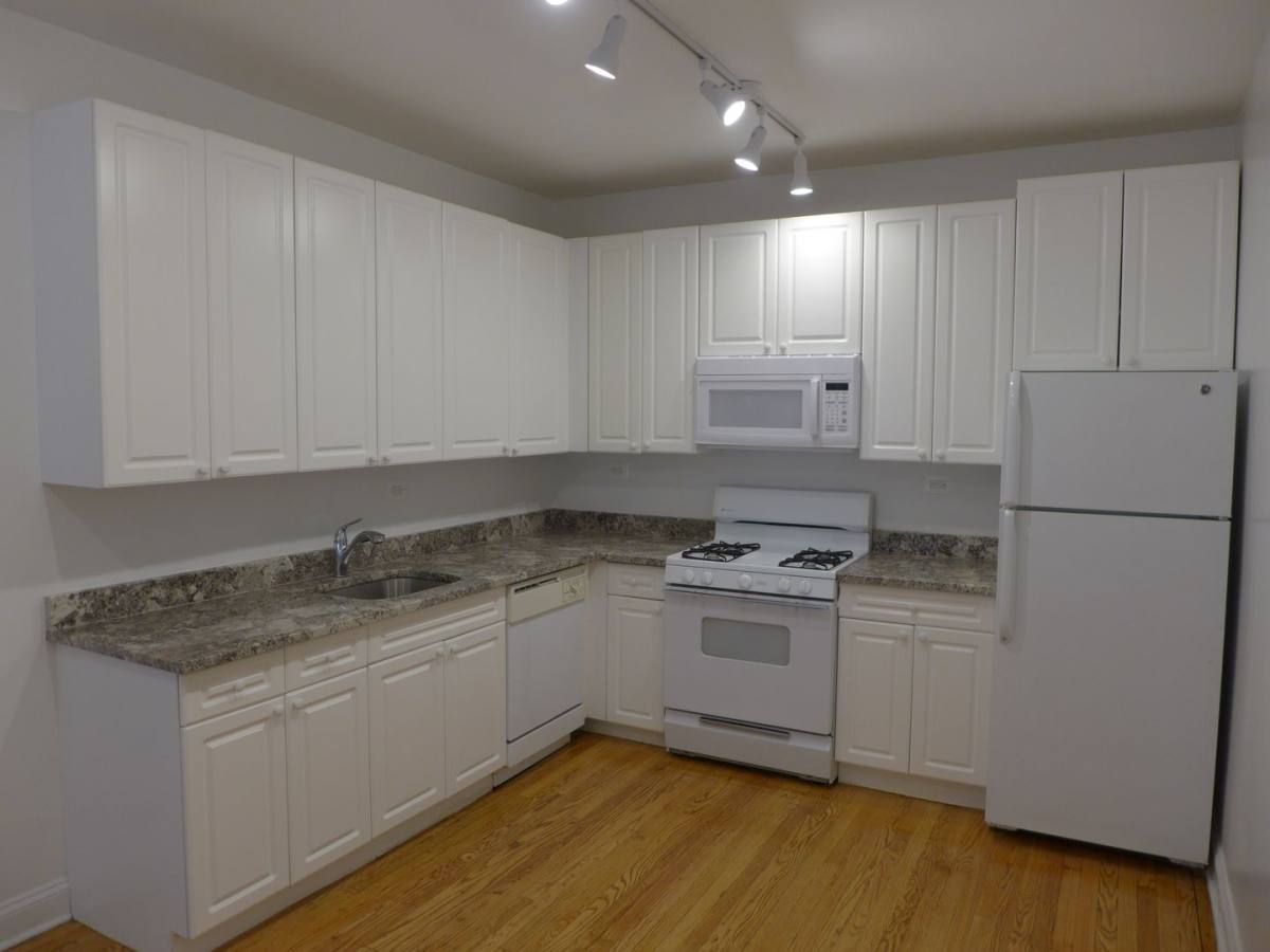 Apartment for rent at 3955 N Lamon, Chicago, IL 60641