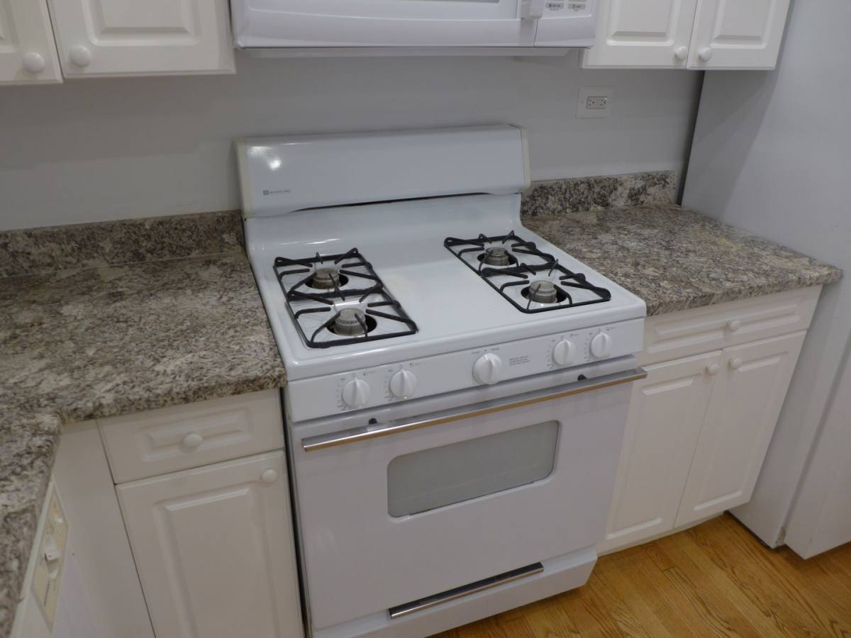 Apartment for rent at 3955 N Lamon, Chicago, IL 60641
