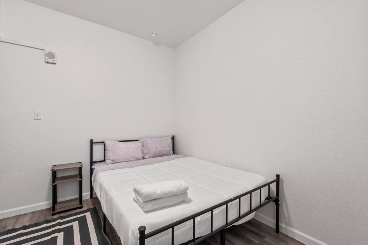 Apartment for rent at 911 W 22nd St, Austin, TX 78705