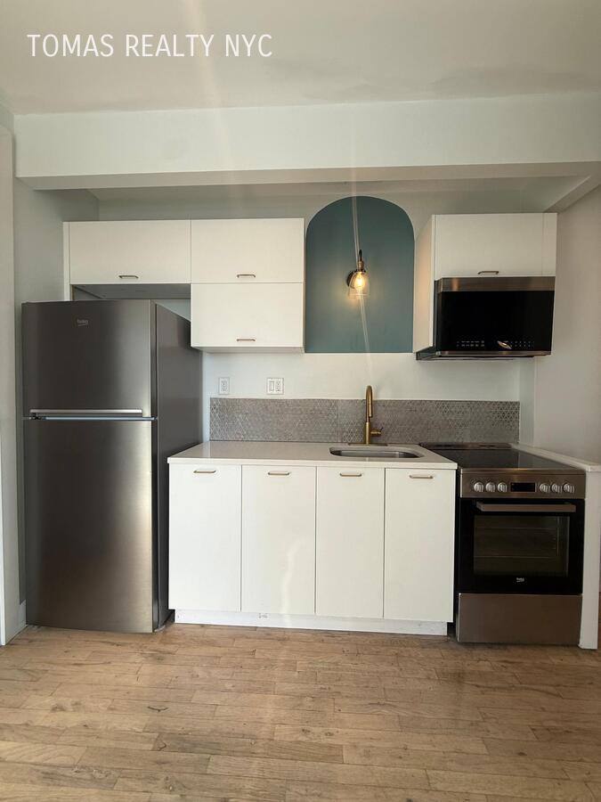 Apartment for rent at 3013 Barker Ave, Yonkers, NY 10701
