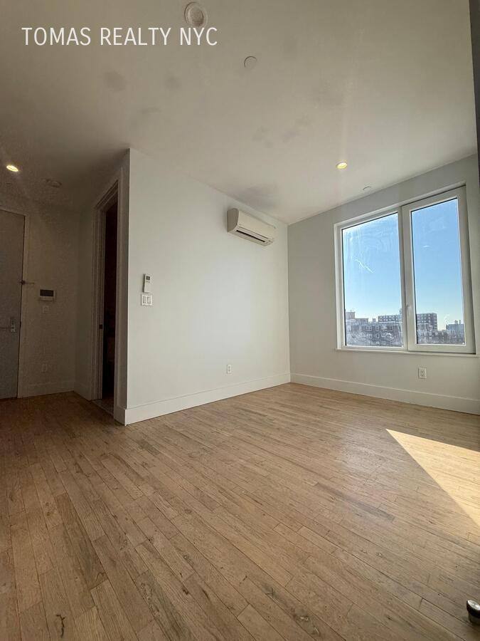 Apartment for rent at 3013 Barker Ave, Yonkers, NY 10701
