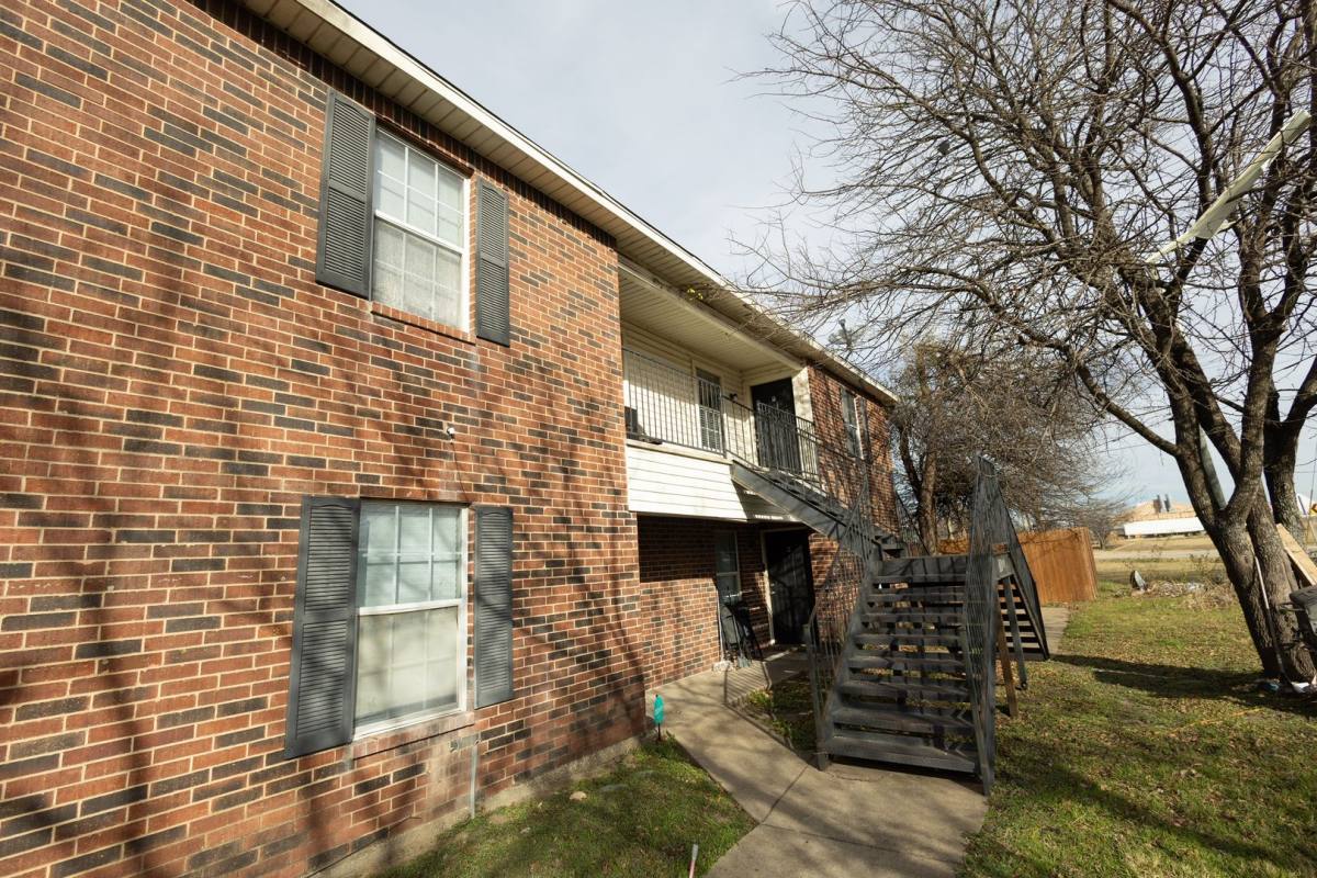 Apartment for rent at 300 S Magnolia St, Crowley, TX 76036