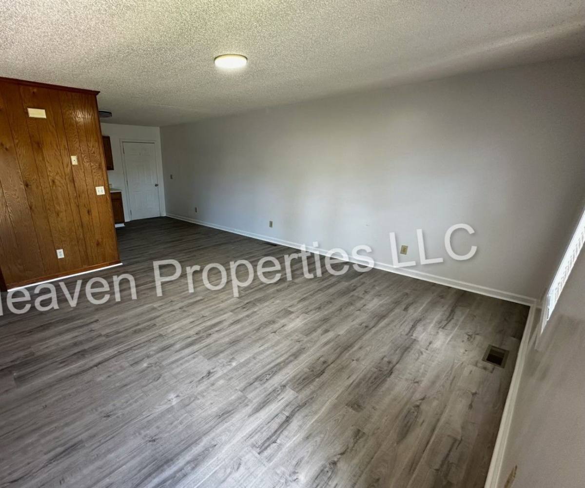 Apartment for rent at 301 Williamson St, Lexington, NC 27292