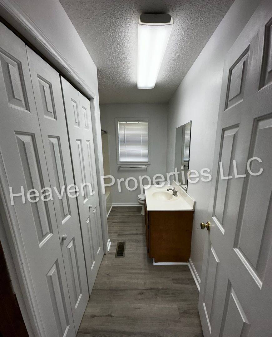 Apartment for rent at 301 Williamson St, Lexington, NC 27292