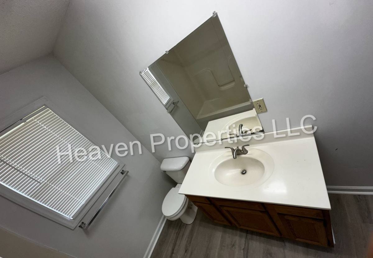 Apartment for rent at 301 Williamson St, Lexington, NC 27292