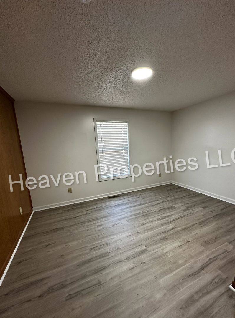 Apartment for rent at 301 Williamson St, Lexington, NC 27292