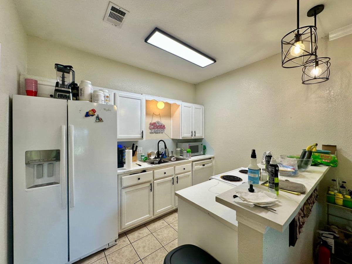 Apartment for rent at 1231 Wood Ave, Waco, TX 76706