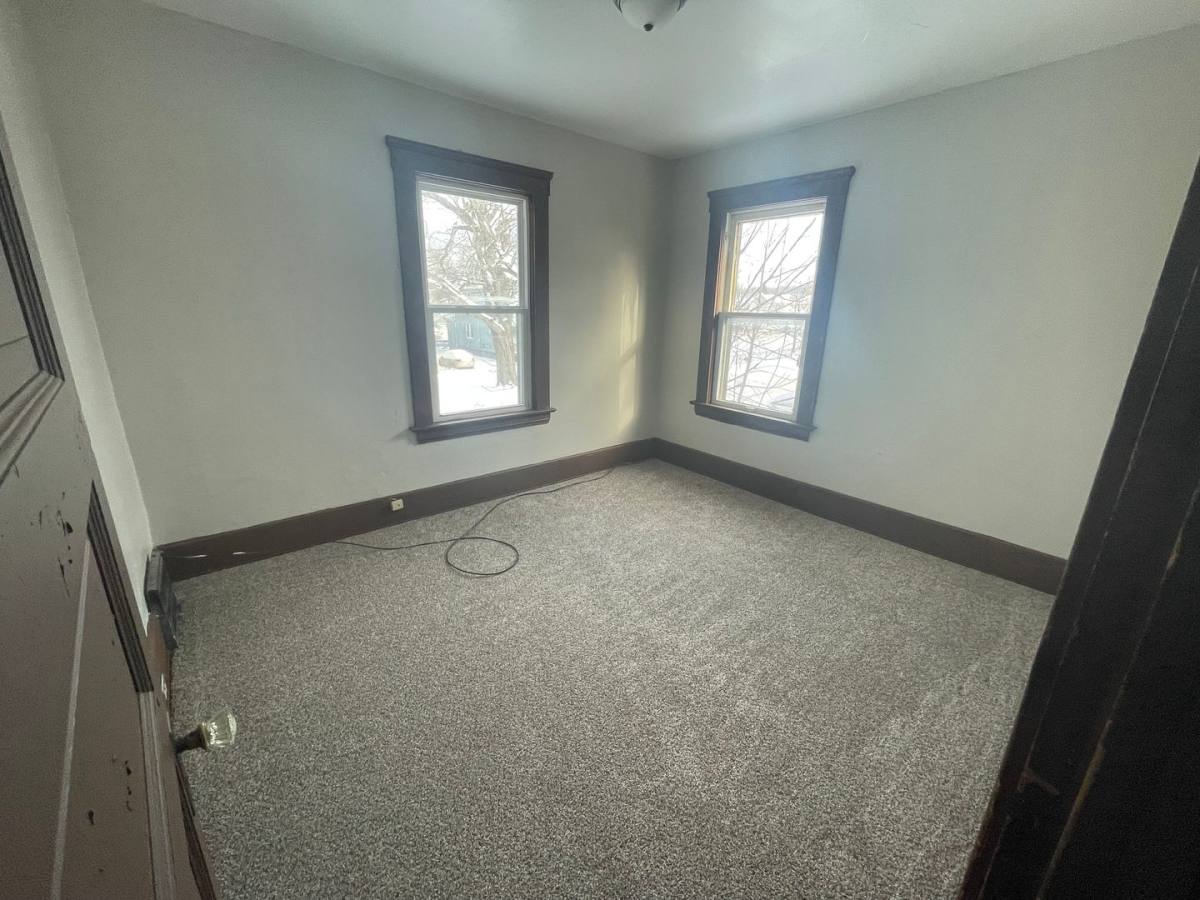 Apartment for rent at 800 E 157th St, Cleveland, OH 44110