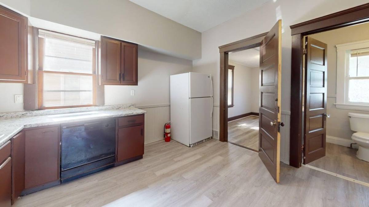 Apartment for rent at 800 E 157th St, Cleveland, OH 44110