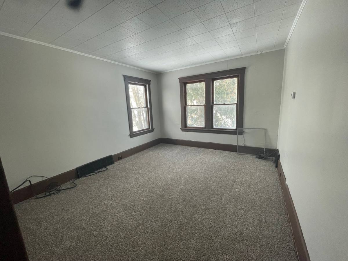 Apartment for rent at 800 E 157th St, Cleveland, OH 44110