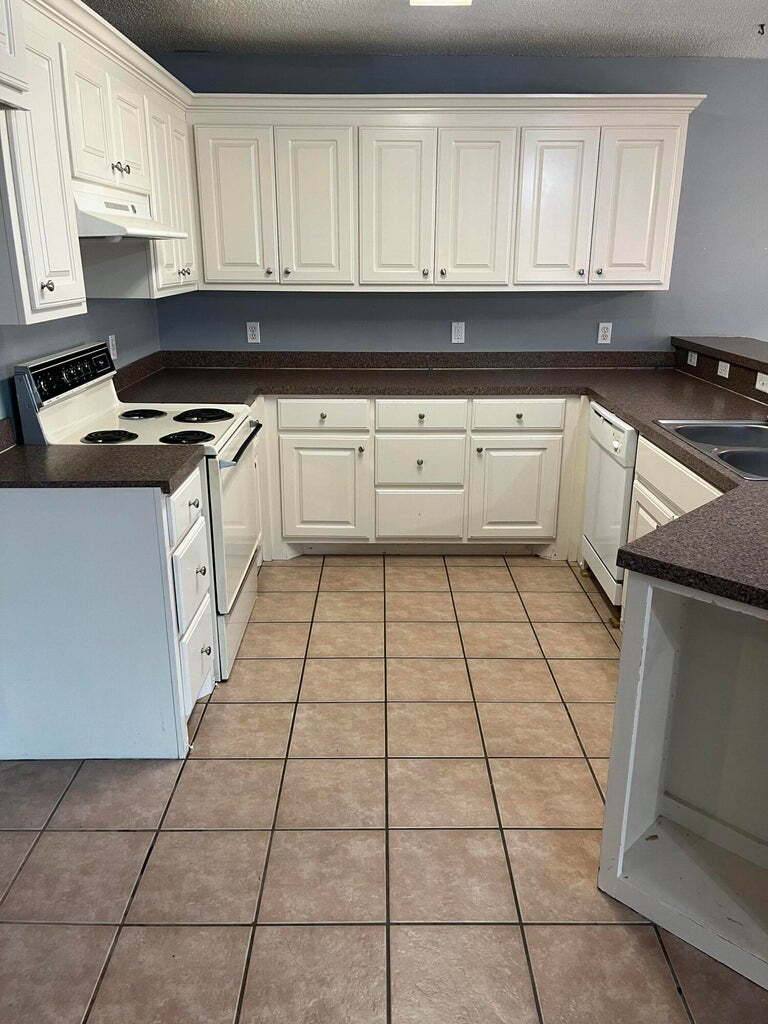 House for rent at 3102 110th St #B, Lubbock, TX 79423