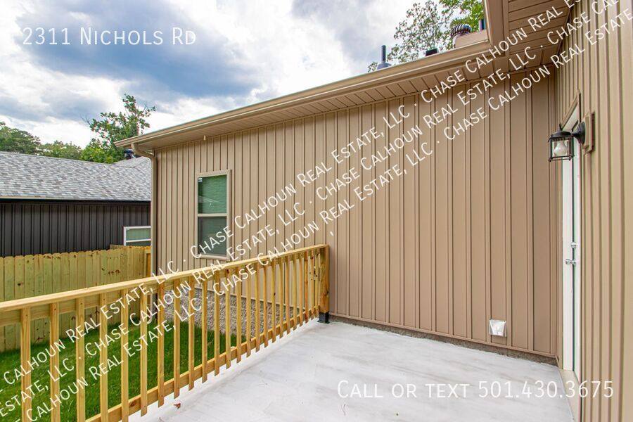 House for rent at 2311 Nichols Rd, Little Rock, AR 72205