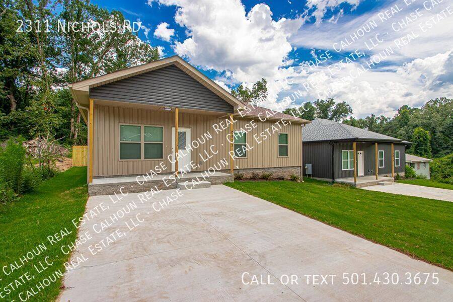 House for rent at 2311 Nichols Rd, Little Rock, AR 72205