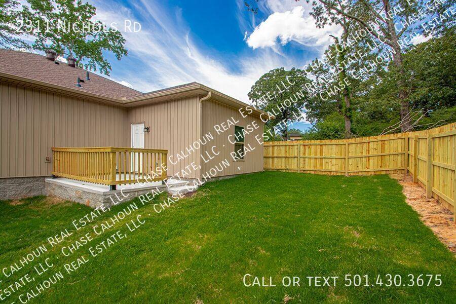 House for rent at 2311 Nichols Rd, Little Rock, AR 72205