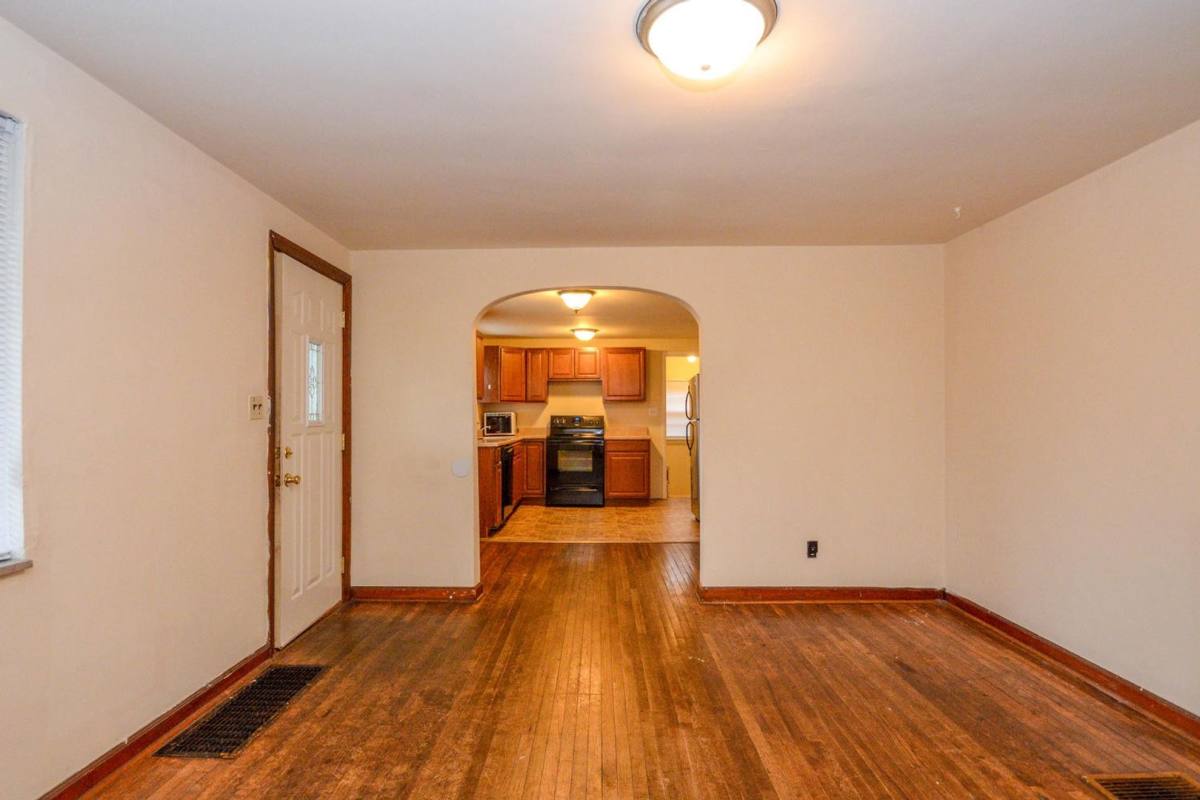 House for rent at 207 E 14th St, Bloomington, IN 47408