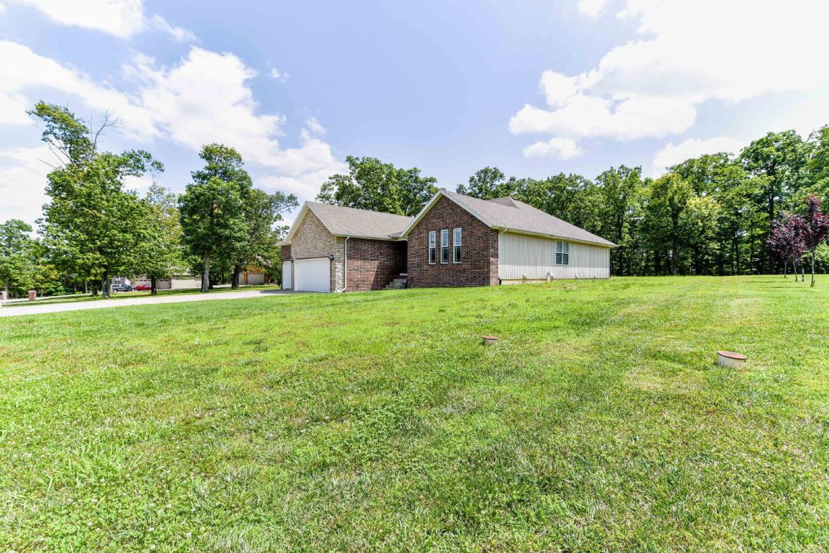 House for rent at 370 Southwoods Way, Branson, MO 65616