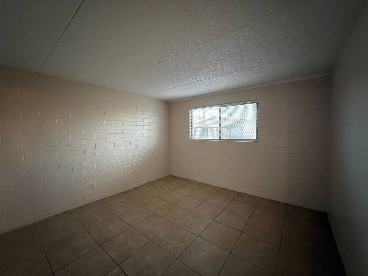 Apartment for rent at 809 E Vogel Ave, Phoenix, AZ 85020