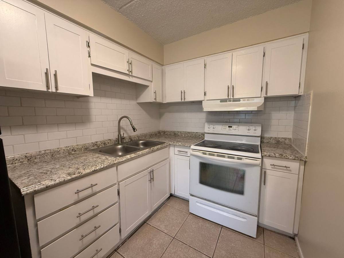 Apartment for rent at 809 E Vogel Ave, Phoenix, AZ 85020