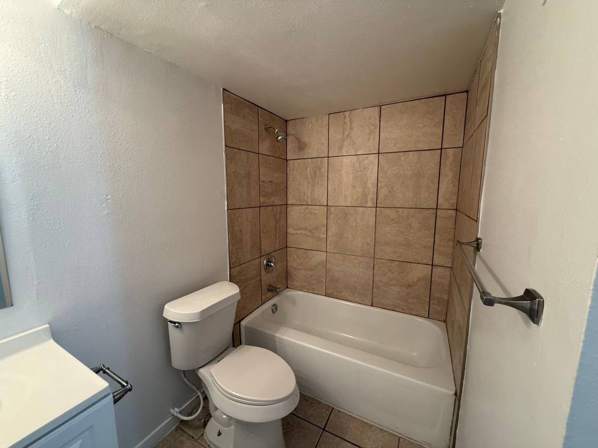 Apartment for rent at 809 E Vogel Ave, Phoenix, AZ 85020