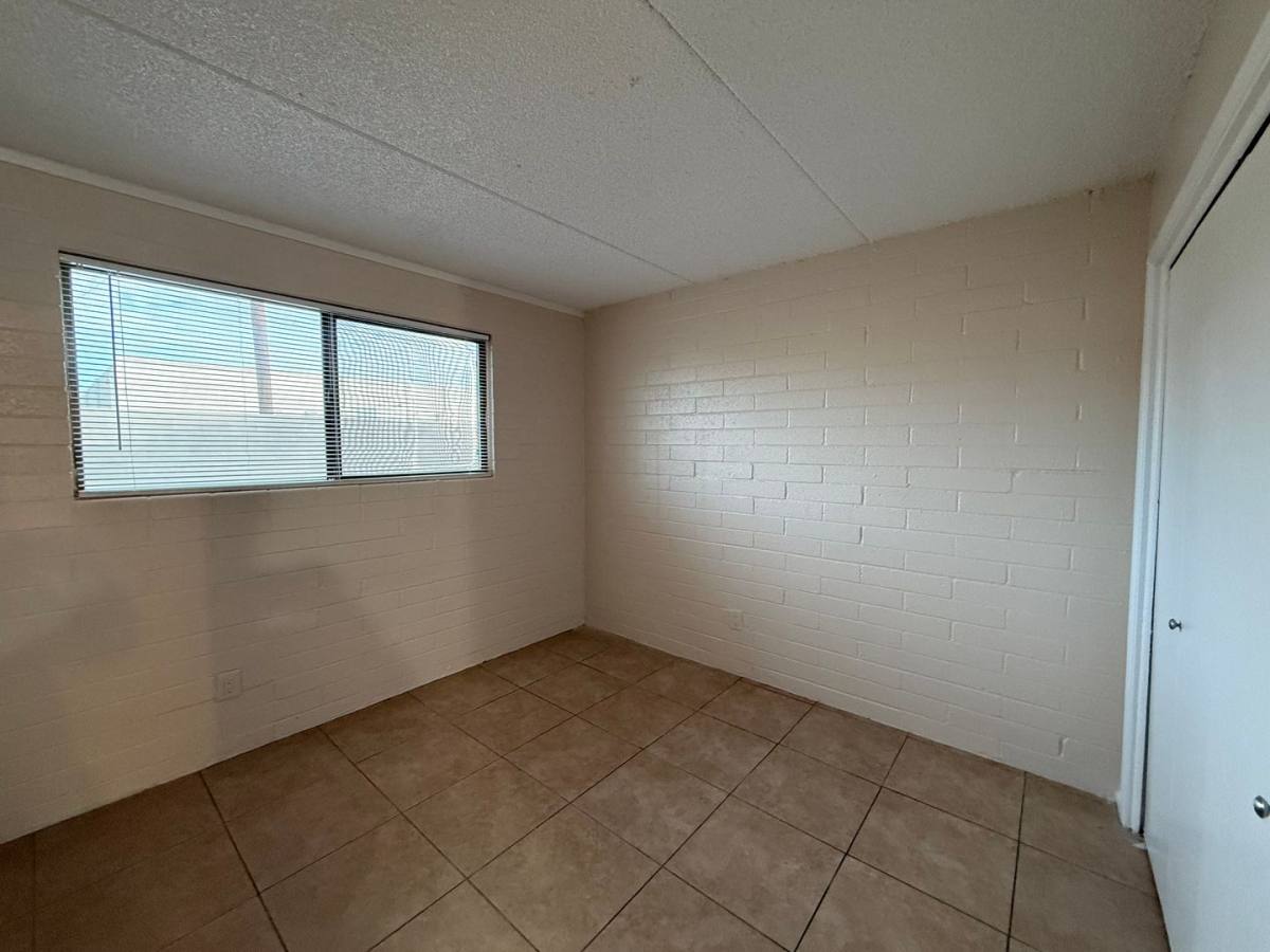 Apartment for rent at 809 E Vogel Ave, Phoenix, AZ 85020