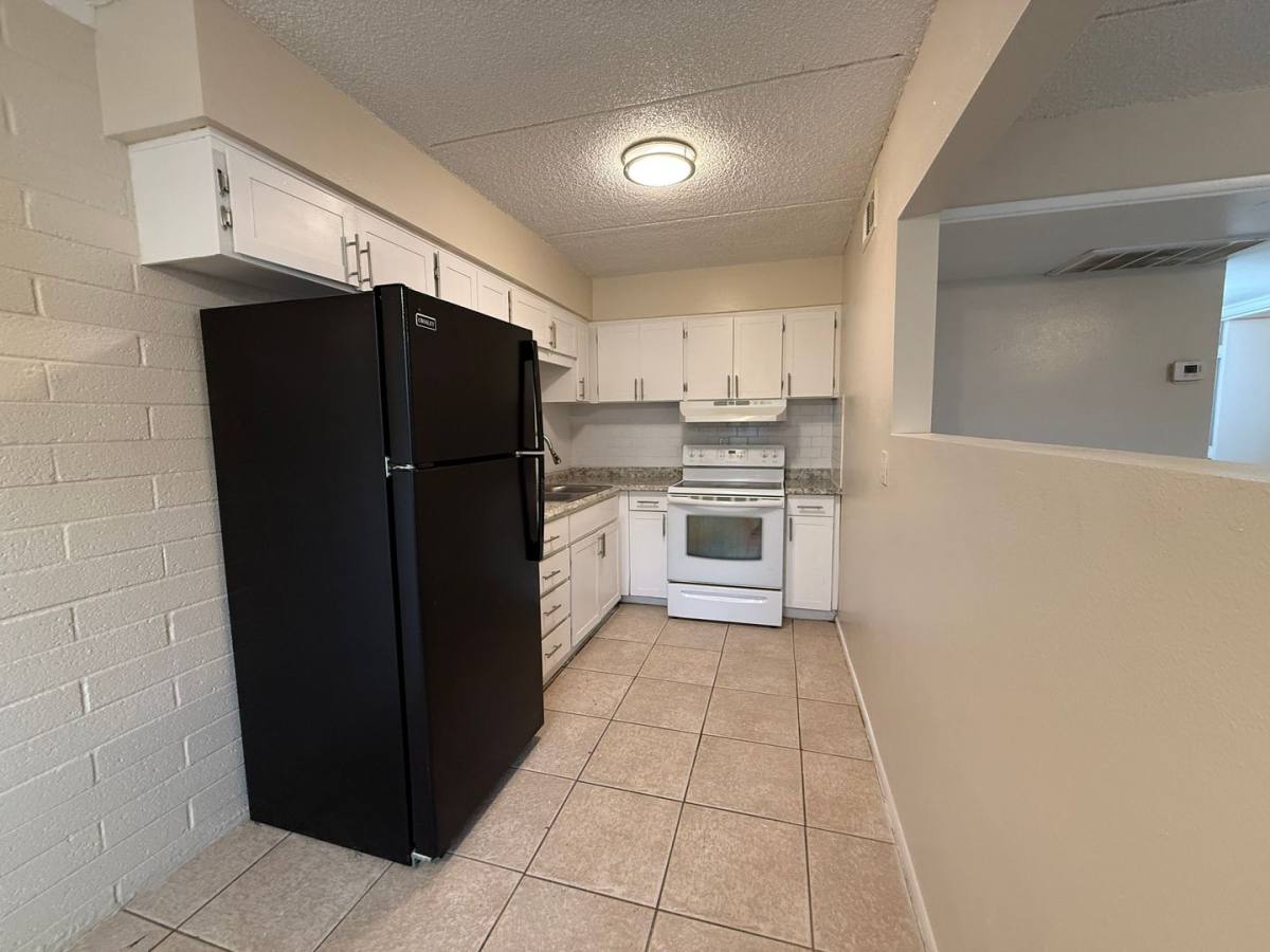 Apartment for rent at 809 E Vogel Ave, Phoenix, AZ 85020