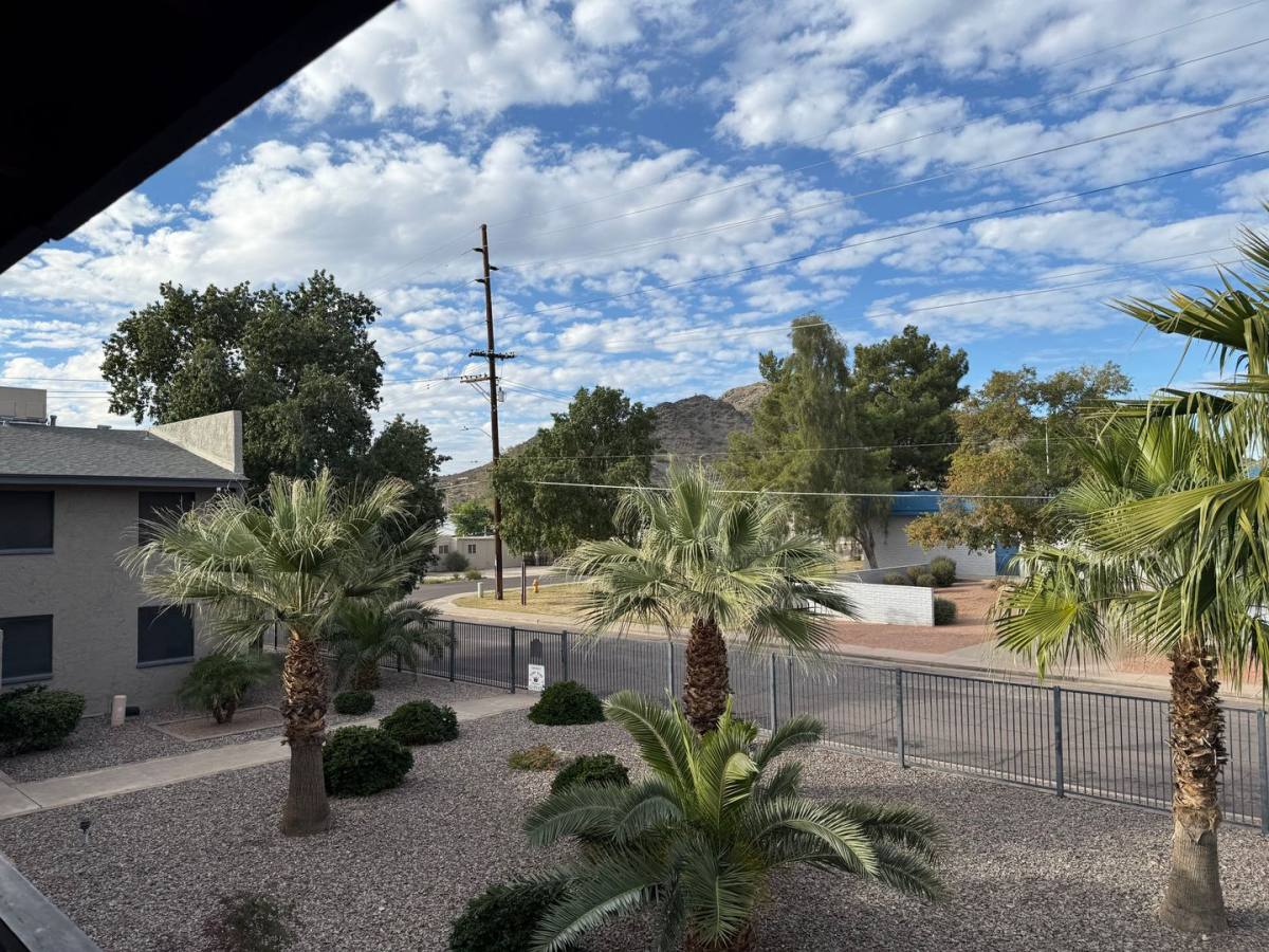Apartment for rent at 809 E Vogel Ave, Phoenix, AZ 85020