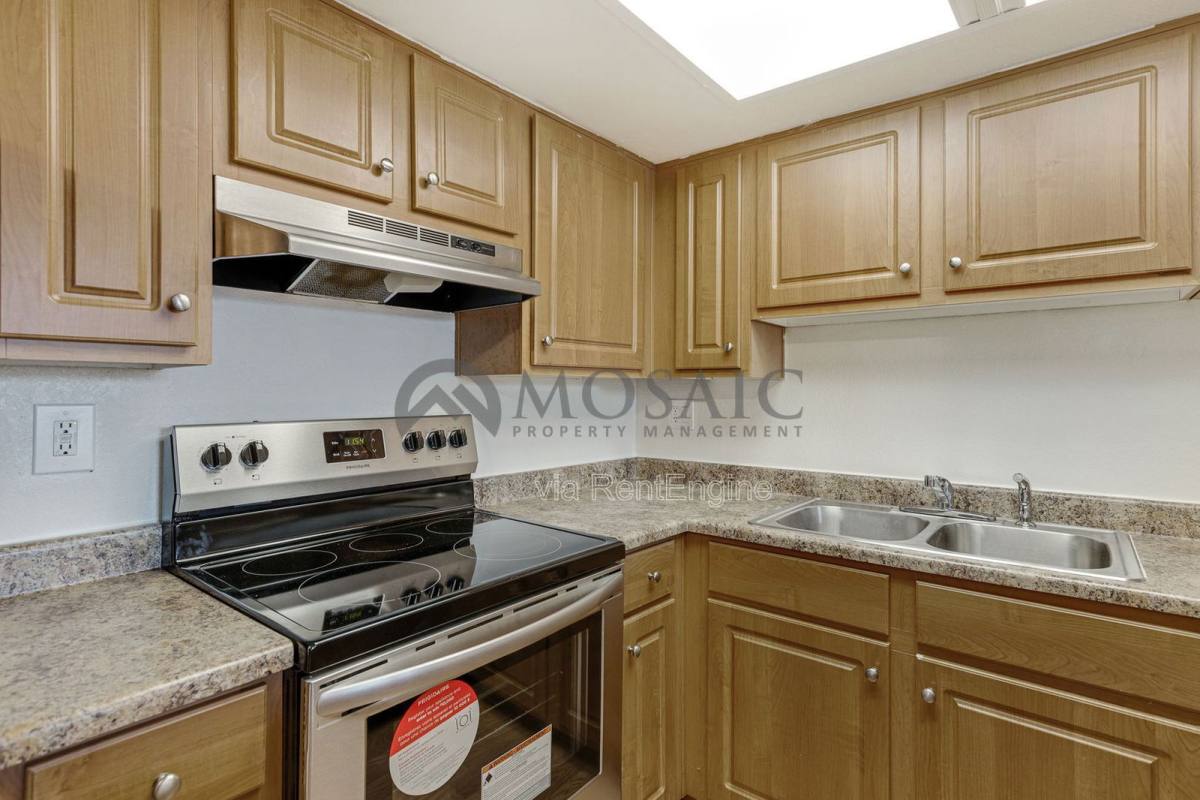 Condo for rent at 3810 N Maryvale Parkway #1050, Phoenix, AZ 85031