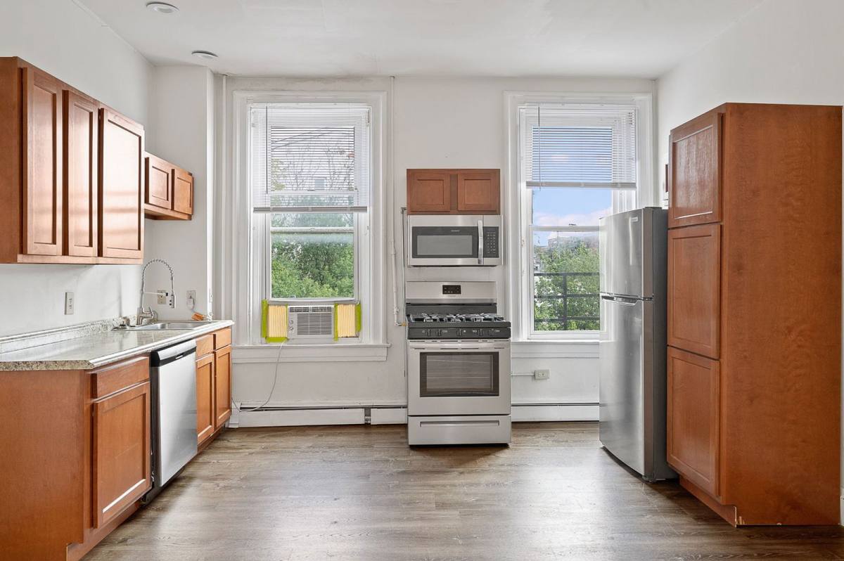 Apartment for rent at 2419 Vine St #5, Cincinnati, OH 45219