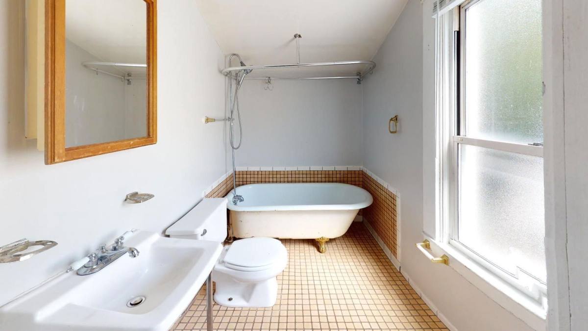 Apartment for rent at 2222 Flora St, Cincinnati, OH 45219