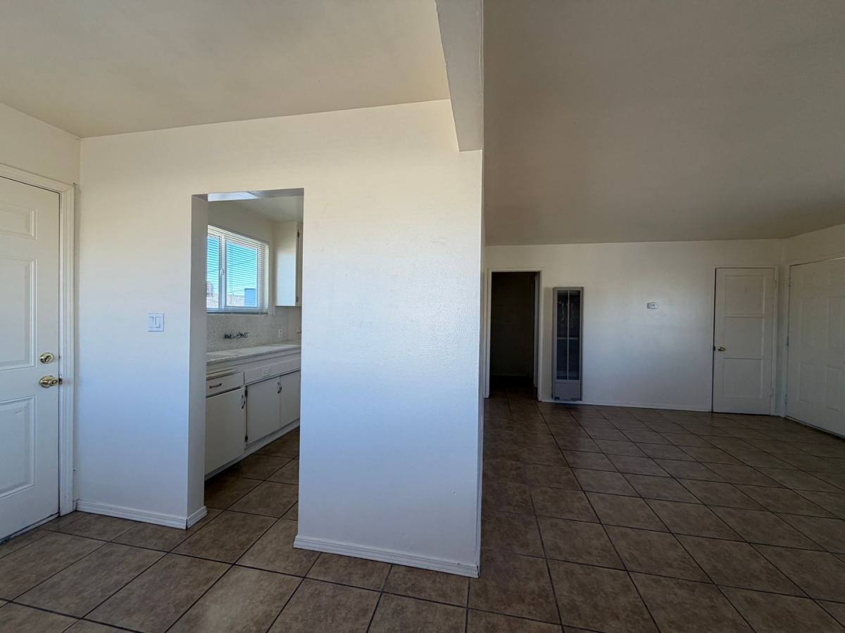 Apartment for rent at 900902 E Navajo St, Barstow, CA 92311