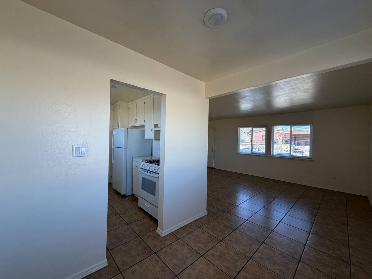 Apartment for rent at 900902 E Navajo St, Barstow, CA 92311
