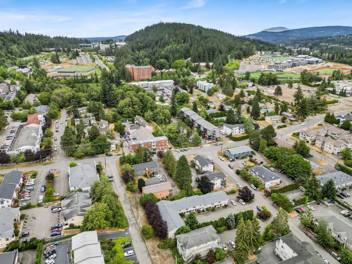 Apartment for rent at 1014 23rd St, Bellingham, WA 98225