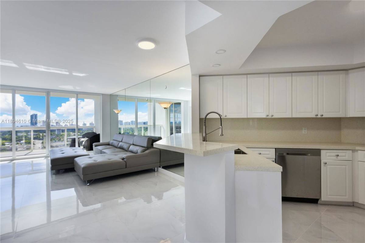 Apartment for rent at 1800 Sunset Harbour Dr, Miami Beach, FL 33139