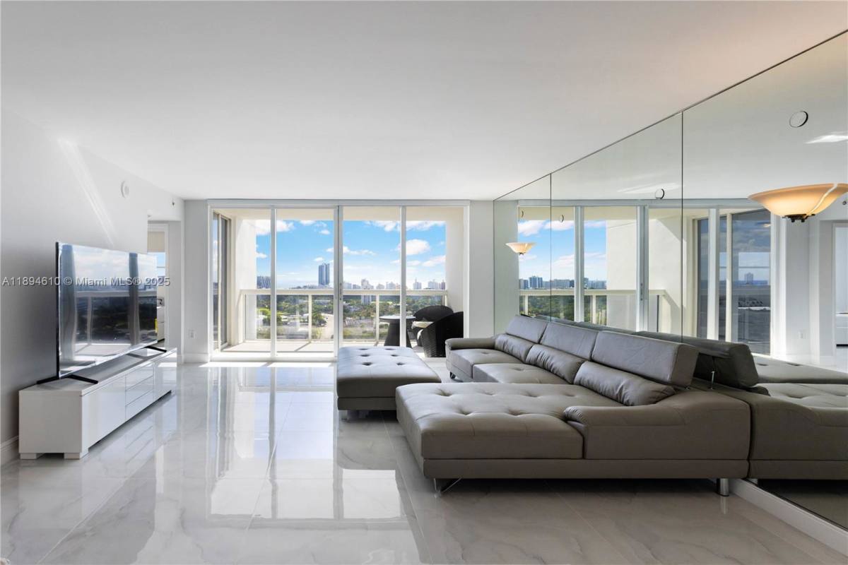 Apartment for rent at 1800 Sunset Harbour Dr, Miami Beach, FL 33139