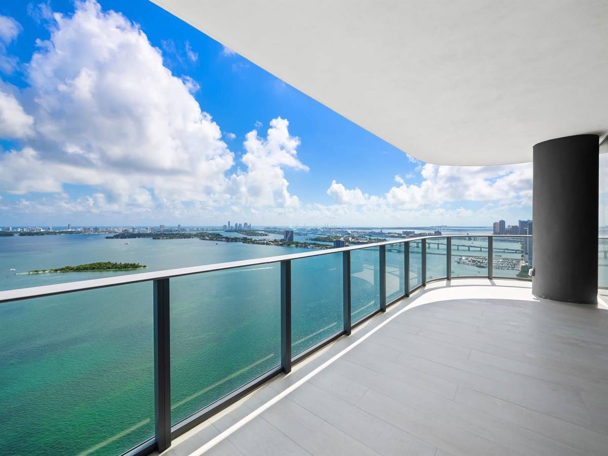 Apartment for rent at 700 NE 24th St, Miami, FL 33137