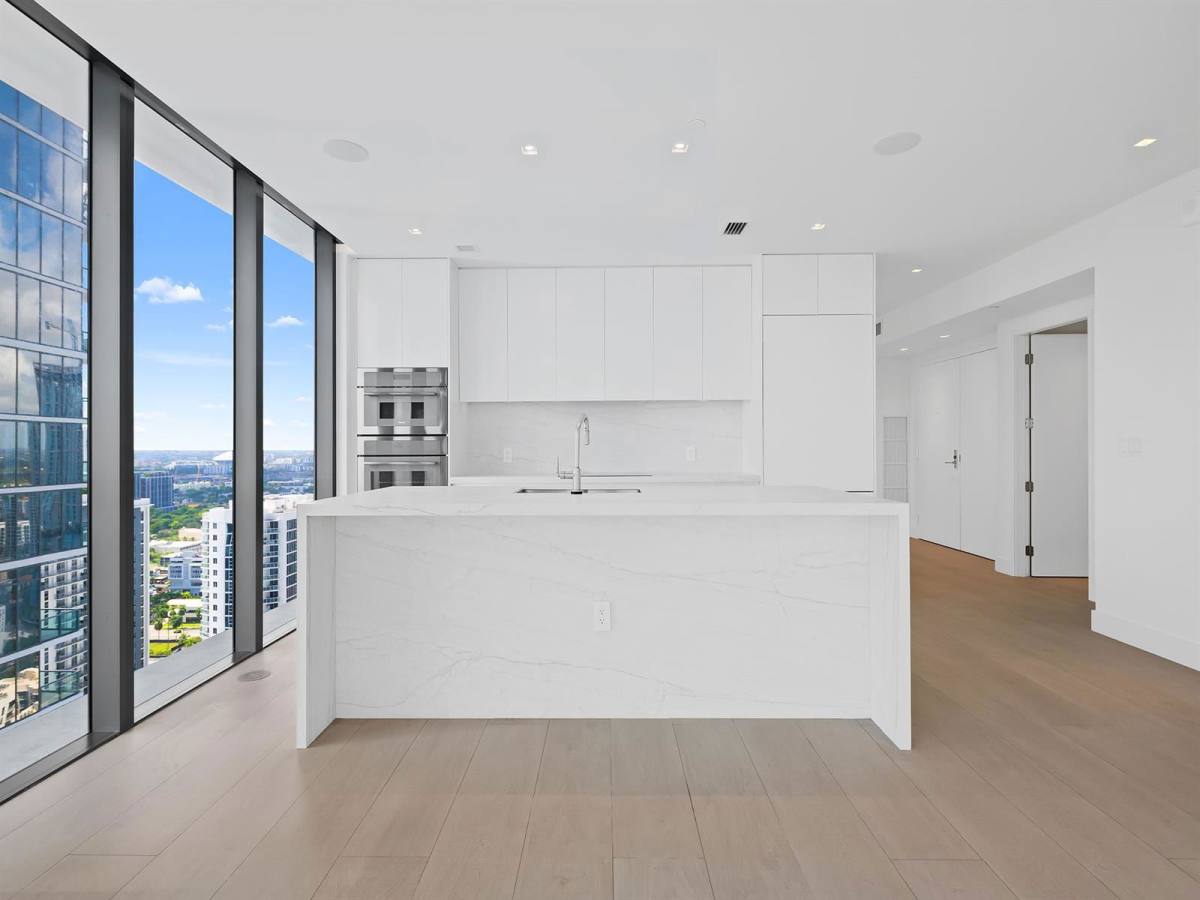 Apartment for rent at 700 NE 24th St, Miami, FL 33137