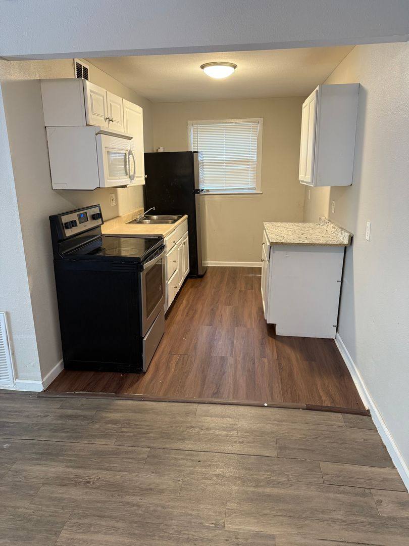 Apartment for rent at 813 & 825 E Carson St, San Antonio, TX 78208