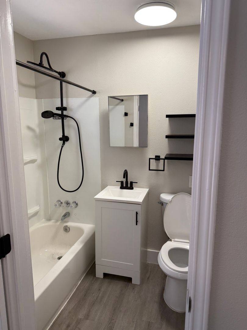Apartment for rent at 813 & 825 E Carson St, San Antonio, TX 78208