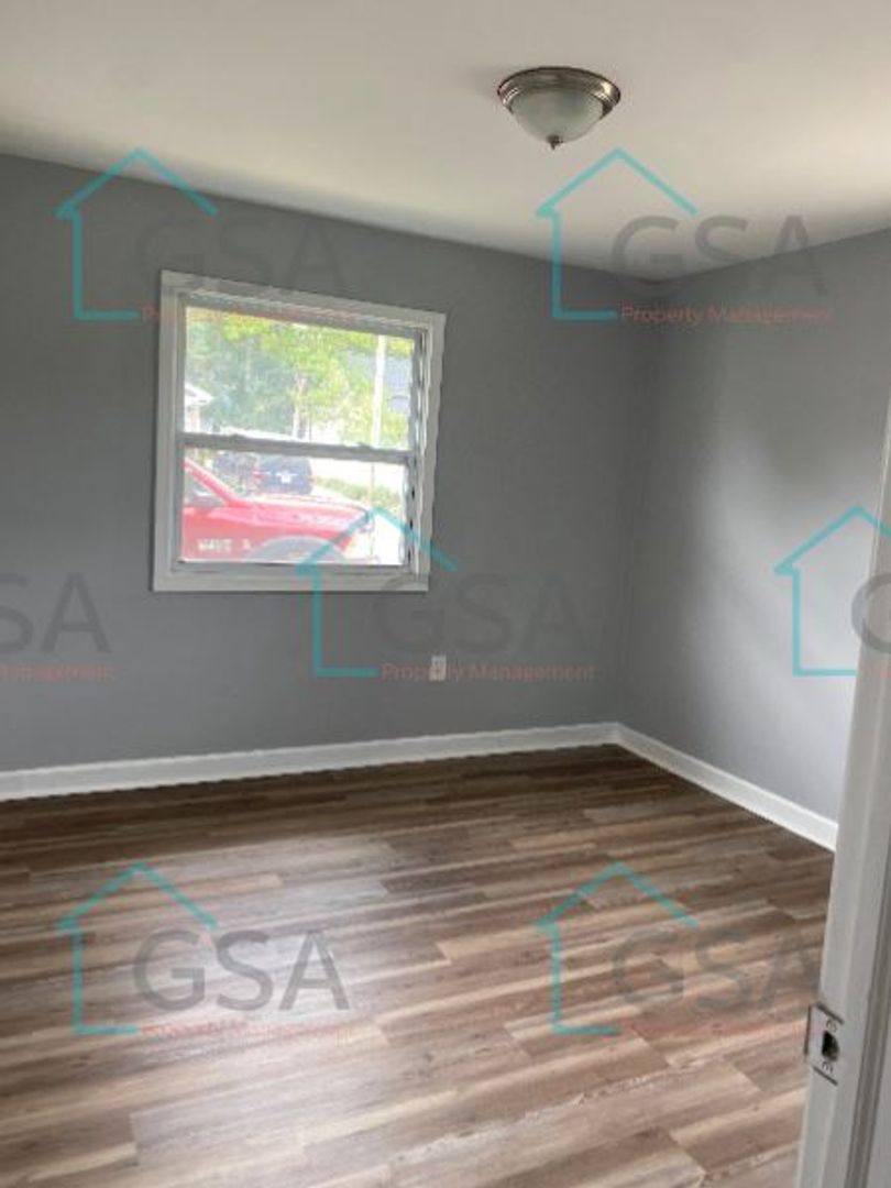Apartment for rent at 401 S Fairplay St, Seneca, SC 29678