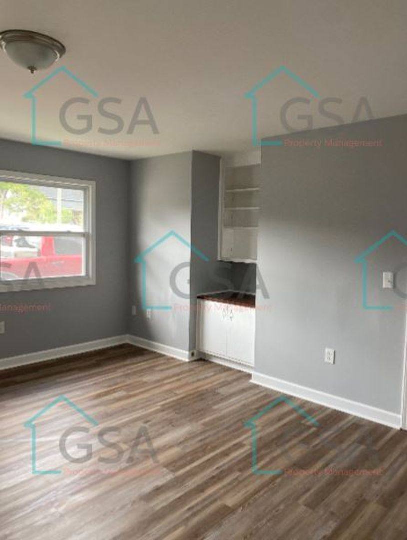 Apartment for rent at 401 S Fairplay St, Seneca, SC 29678