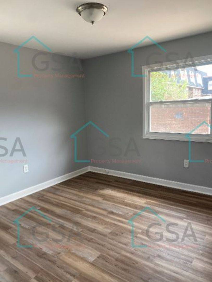 Apartment for rent at 401 S Fairplay St, Seneca, SC 29678