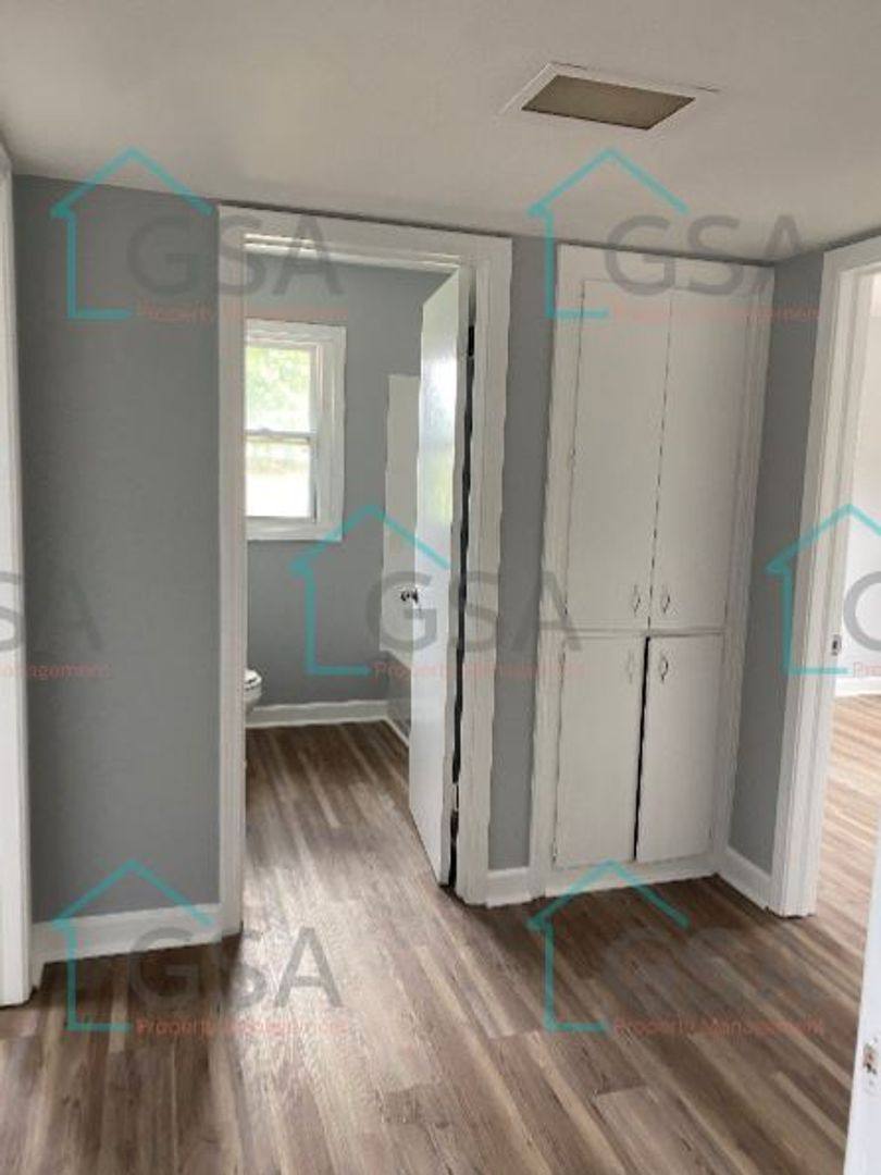 Apartment for rent at 401 S Fairplay St, Seneca, SC 29678