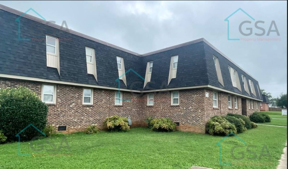 Apartment for rent at 401 S Fairplay St, Seneca, SC 29678