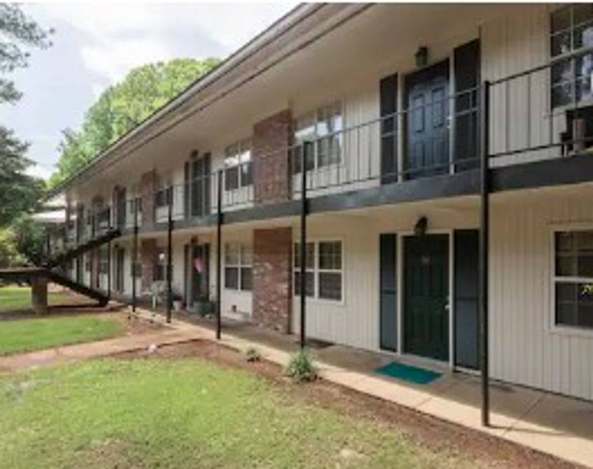 Apartment for rent at 2216 Church St, Oxford, MS 38655