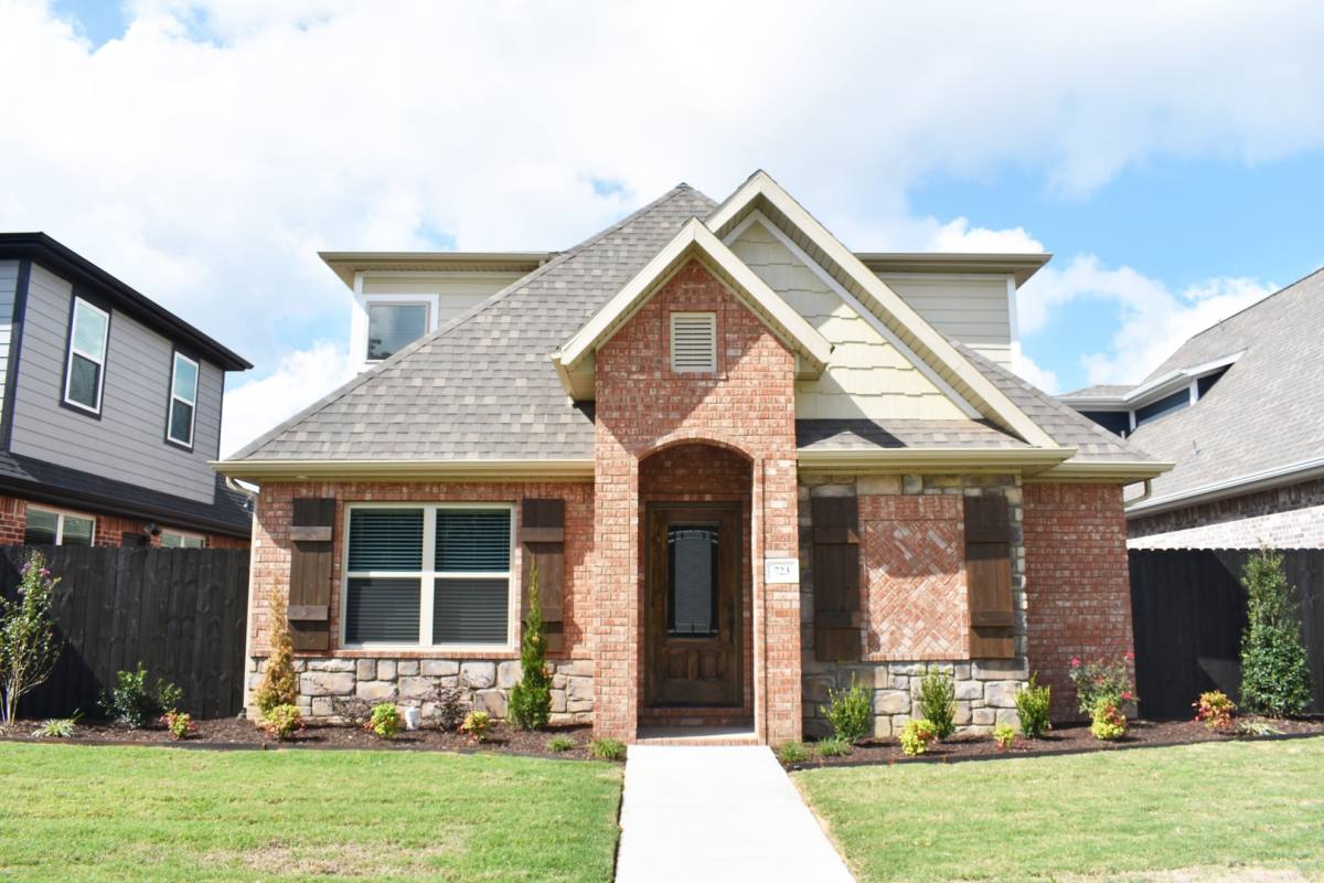 House for rent at 723 N Salem Rd, Fayetteville, AR 72704