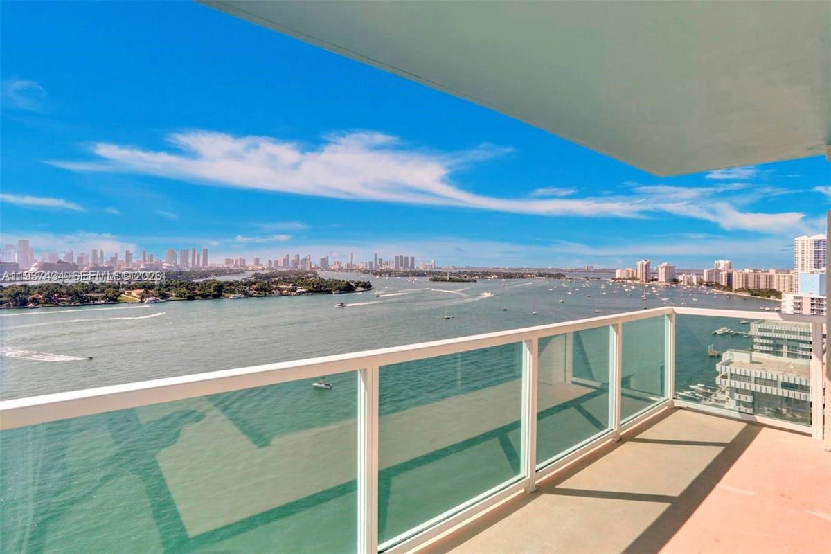 Apartment for rent at 650 W Ave #2001, Miami Beach, FL 33139